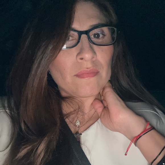 Meet your Posher, Romi - Picture 4 of 6